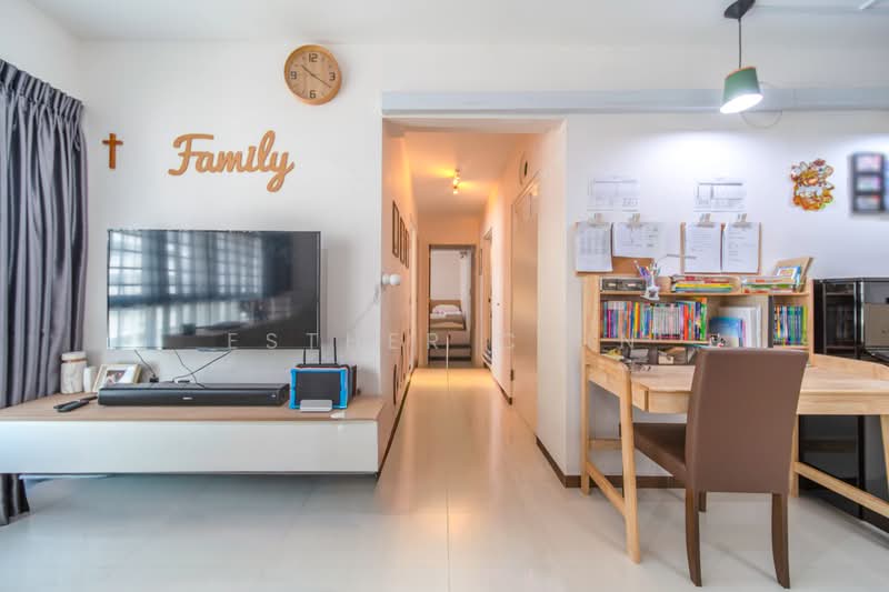 504D Yishun Street 51, 504D Yishun Street 51, 3 Bedrooms, 1,001 sqft, HDB Flat For Sale, by Esther Chin, 500172623 - Living Room - PropertyGuru.com.sg