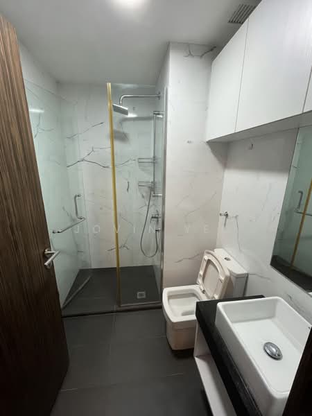 Suites @ Topaz, 3 Topaz Road, 1 Bedroom, 317 sqft, Condominium For Rent, by Jovin Yeo, 500172628 - Bathroom - PropertyGuru.com.sg