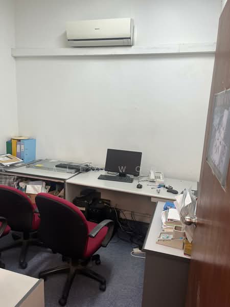 Unity Centre, 51 Bukit Batok Crescent, 915 sqft, Light Industrial (B1) For Sale, by Alex Wong, 500172629 - Study - CommercialGuru.com.sg