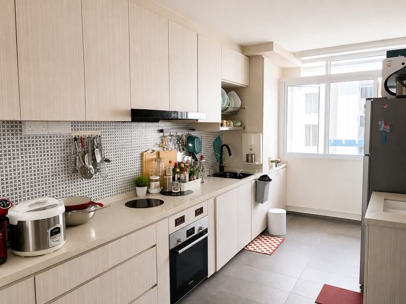 233 Serangoon Avenue 3, 233 Serangoon Avenue 3, 3 Bedrooms, 904 sqft, HDB Flat For Sale, by Asyraff Khan, 500172632 - Kitchen - PropertyGuru.com.sg