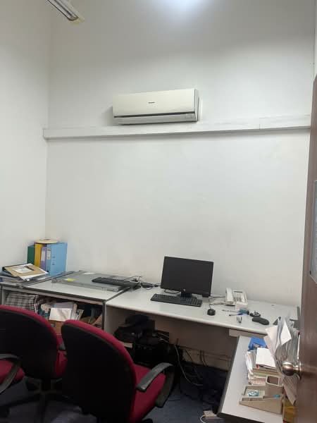 Unity Centre, 51 Bukit Batok Crescent, 915 sqft, Light Industrial (B1) For Sale, by Josephine Koh, 500172645 - Study - CommercialGuru.com.sg