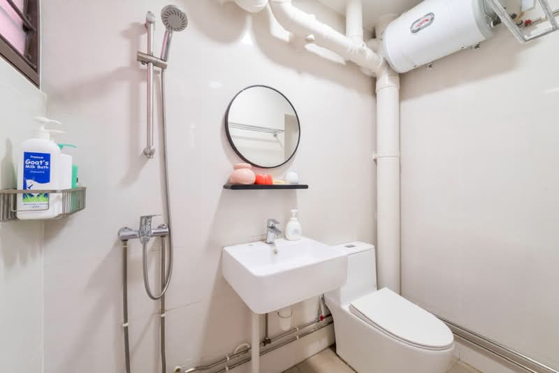 449 Sin Ming Avenue, 449 Sin Ming Avenue, 4 Bedrooms, 1,323 sqft, HDB Flat For Sale, by Kelvin Eng, 500172659 - Bathroom - PropertyGuru.com.sg
