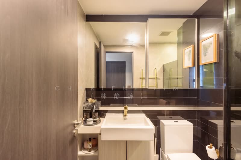 Gem Residences, , 2 Bedrooms, 678 sqft, Condominium For Sale, by Charlene Lim (林静龄), 500172661 - Bathroom - PropertyGuru.com.sg