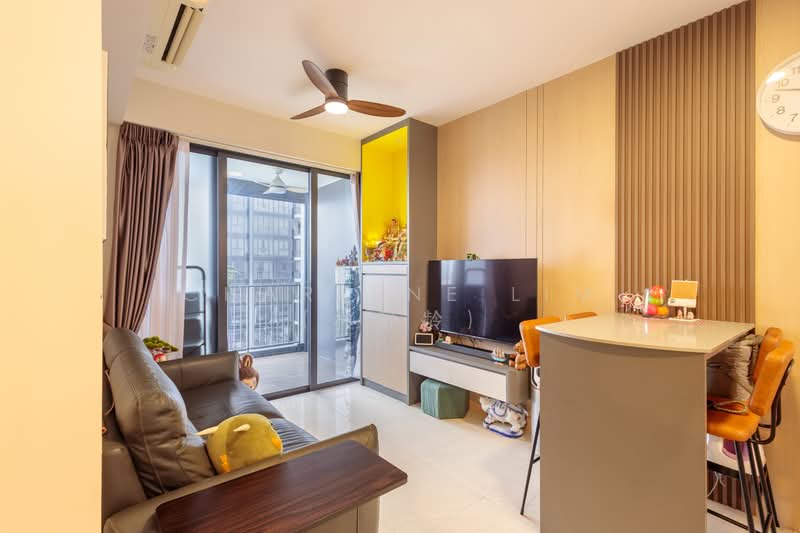 Gem Residences, , 2 Bedrooms, 678 sqft, Condominium For Sale, by Charlene Lim (林静龄), 500172661 - Living Room - PropertyGuru.com.sg