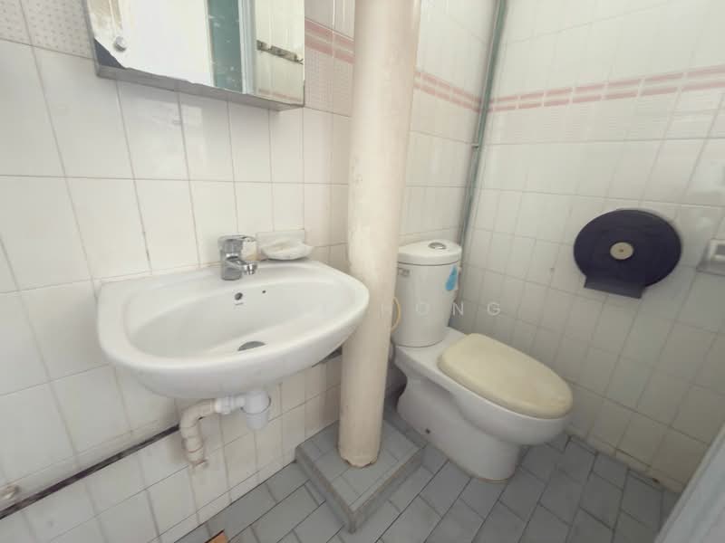 977 Jurong West Street 93, 977 Jurong West Street 93, Room Rental, 120 sqft, HDB Flat For Rent, by Elise Hong, 500172688 - Bathroom - PropertyGuru.com.sg