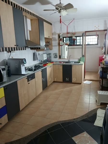 974 Hougang Street 91, 974 Hougang Street 91, 3 Bedrooms, 1,475 sqft, HDB Flat For Sale, by Kenji Ng, 500172694 - Kitchen - PropertyGuru.com.sg