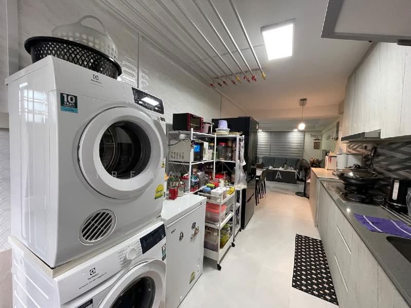 131 Bedok Reservoir Road, 131 Bedok Reservoir Road, 3 Bedrooms, 904 sqft, HDB Flat For Sale, by Irfaan Thian, 500172702 - PropertyGuru.com.sg