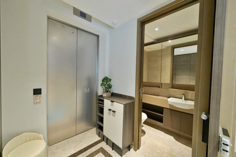 The Florence Residences, 99 Hougang Avenue 2, 5 Bedrooms, 1,668 sqft, Condominium For Sale, by Mun Ng, 500172707 - Private Lift Lobby & Powder Room - PropertyGuru.com.sg