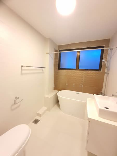 Goldhill Gardens, Goldhill Avenue, 3 Bedrooms, 2,200 sqft, Terraced House For Rent, by Jack Teo, 500172715 - Bathroom - PropertyGuru.com.sg