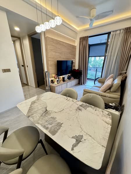 Leedon Green, 30 Leedon Heights, 2 Bedrooms, 710 sqft, Condominium For Sale, by Shanice Yong, 500172719 - Living Room - PropertyGuru.com.sg