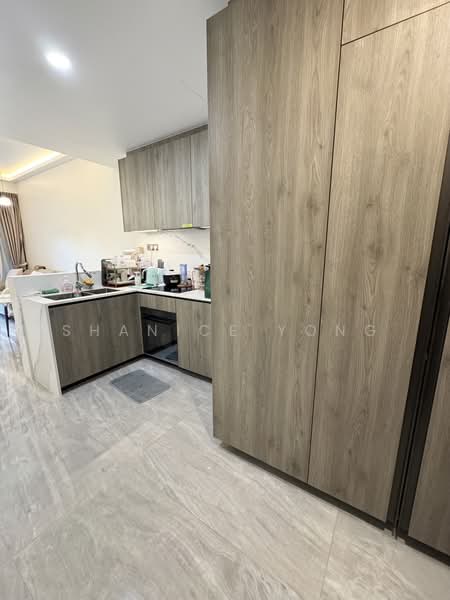 Leedon Green, 30 Leedon Heights, 2 Bedrooms, 710 sqft, Condominium For Sale, by Shanice Yong, 500172719 - Kitchen - PropertyGuru.com.sg