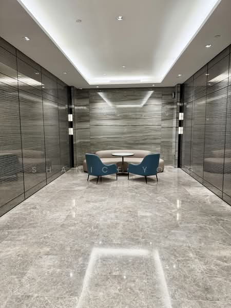 Leedon Green, 30 Leedon Heights, 2 Bedrooms, 710 sqft, Condominium For Sale, by Shanice Yong, 500172719 - Lift Lobby Waiting Area - PropertyGuru.com.sg