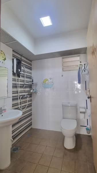 617C Punggol Drive, 617C Punggol Drive, 3 Bedrooms, 1,216 sqft, HDB Flat For Sale, by Jacent Jj Ong, 500172723 - Bathroom - PropertyGuru.com.sg