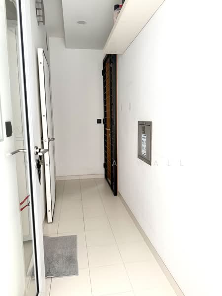 AALTO, 193 Meyer Road, 4 Bedrooms, 1,959 sqft, Condominium For Sale, by Juliana Wall, 500172745 - Backyard/utility corridor - PropertyGuru.com.sg