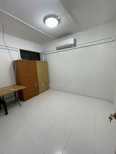 9 Telok Blangah Crescent, 9 Telok Blangah Crescent, 2 Bedrooms, 650 sqft, HDB Flat For Rent, by Yenn Ni, 500172746 - Bedroom - PropertyGuru.com.sg