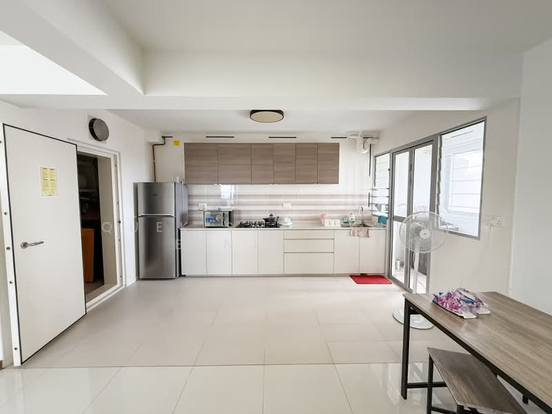 228B Punggol Field, 228B Punggol Field, 3 Bedrooms, 1,249 sqft, HDB Flat For Sale, by Quek Swee Khim Benjamin, 500172755 - Kitchen - PropertyGuru.com.sg