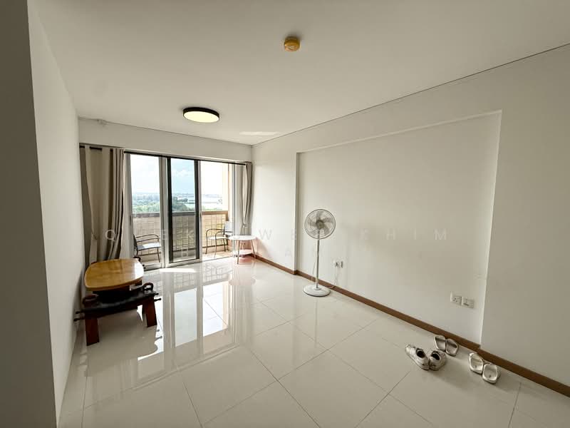 228B Punggol Field, 228B Punggol Field, 3 Bedrooms, 1,249 sqft, HDB Flat For Sale, by Quek Swee Khim Benjamin, 500172755 - Living Room - PropertyGuru.com.sg