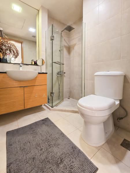 Freehold Large 2 Bedroom 680m to Dakota MRT, , 2 Bedrooms, 958 sqft, Condominium For Sale, by Jamie He, 500172762 - Bathroom - PropertyGuru.com.sg