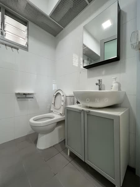 95B Henderson Road, 95B Henderson Road, Room Rental, 150 sqft, HDB Flat For Rent, by Kerene Ong Zhi Qi, 500172765 - Bathroom - PropertyGuru.com.sg