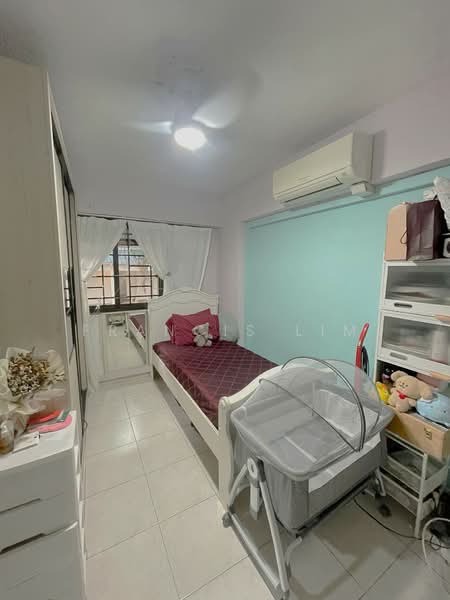 529 Woodlands Drive 14, 529 Woodlands Drive 14, 4 Bedrooms, 1,130 sqft, HDB Flat For Sale, by Francis Lim, 500172776 - Bedroom - PropertyGuru.com.sg