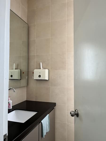 Marymount MRT office for rent, Pemimpin Drive, 1,023 sqft, Light Industrial (B1) For Rent, by Lynette See, 500172777 - Bathroom - CommercialGuru.com.sg