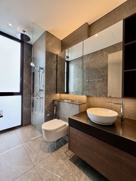 Parq Bella, 234 Tembeling Rd, 4 Bedrooms, 1,593 sqft, Condominium For Sale, by David Tang 董家伟, 500172780 - Master Bathroom - PropertyGuru.com.sg