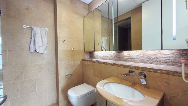 DUO Residences, 1 Fraser Street, 2 Bedrooms, 936 sqft, Apartment For Sale, by Janice Sim, 500172795 - Master Bathroom - PropertyGuru.com.sg