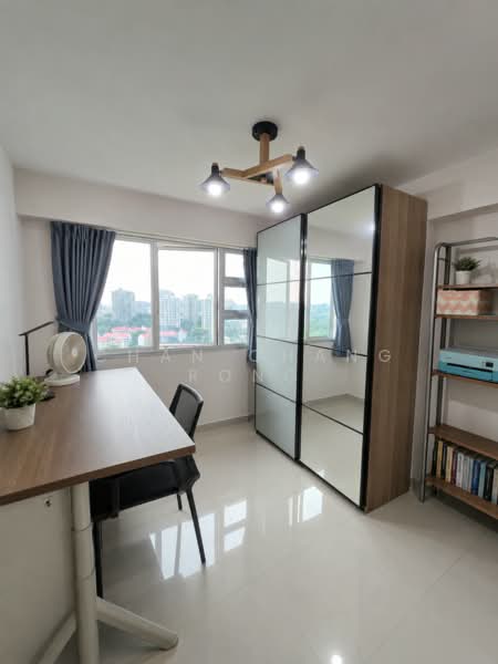 130B Lorong 1 Toa Payoh, 130B Lorong 1 Toa Payoh, 2 Bedrooms, 732 sqft, HDB Flat For Sale, by Chan Chang Rong, 500172797 - Bedroom - PropertyGuru.com.sg