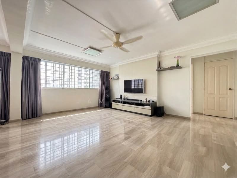 125 Bishan Street 12, 125 Bishan Street 12, 3 Bedrooms, 1,302 sqft, HDB Flat For Sale, by Jamie He, 500172806 - Living Room - PropertyGuru.com.sg
