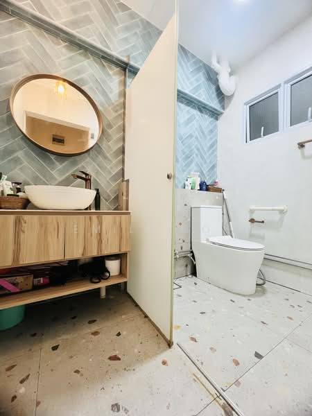 102 Rivervale Walk, 102 Rivervale Walk, 2 Bedrooms, 1,507 sqft, HDB Flat For Sale, by Emily Goh, 500172807 - Bathroom - PropertyGuru.com.sg