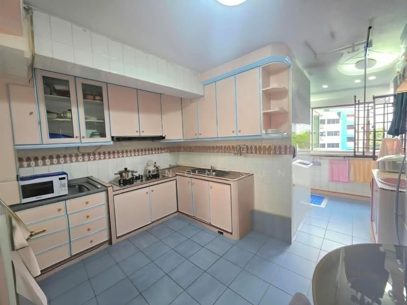 542 Hougang Avenue 8, 542 Hougang Avenue 8, 3 Bedrooms, 1,173 sqft, HDB Flat For Sale, by Vernon Sun, 500172811 - Kitchen - PropertyGuru.com.sg