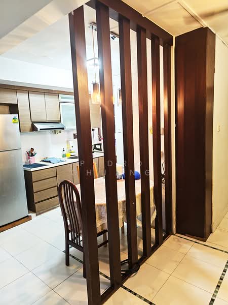 Lucky Plaza, 304 Orchard Road, 4 Bedrooms, 872 sqft, Apartment For Rent, by Pedro Chuang, 500172820 - Kitchen - PropertyGuru.com.sg