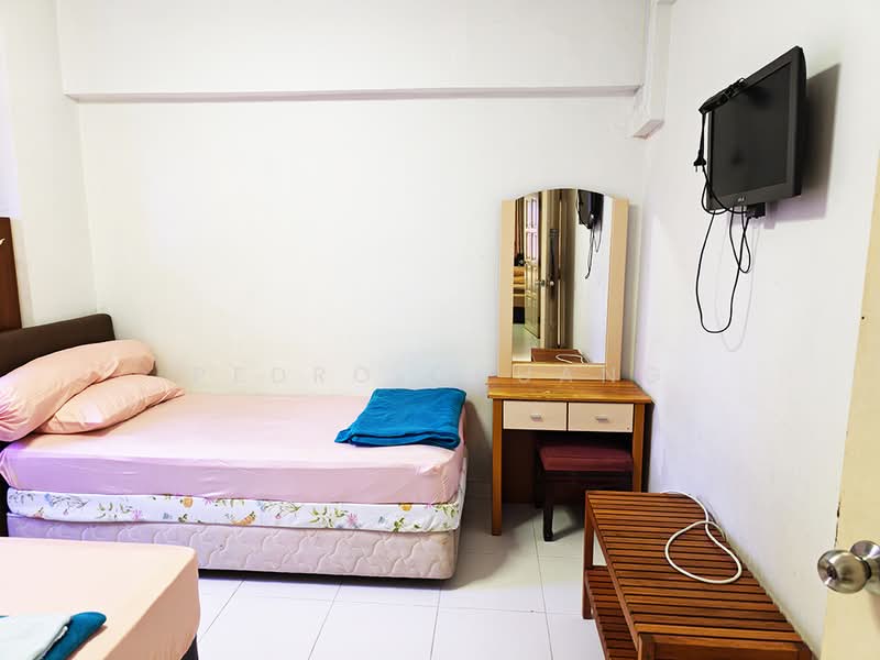 Lucky Plaza, 304 Orchard Road, 4 Bedrooms, 872 sqft, Apartment For Rent, by Pedro Chuang, 500172820 - Bedroom - PropertyGuru.com.sg