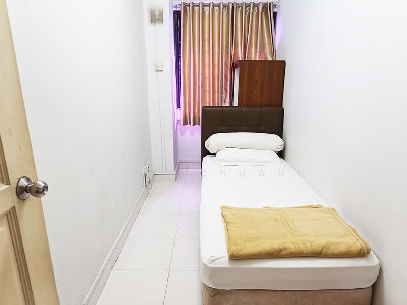 Lucky Plaza, 304 Orchard Road, 4 Bedrooms, 872 sqft, Apartment For Rent, by Pedro Chuang, 500172820 - Bedroom - PropertyGuru.com.sg