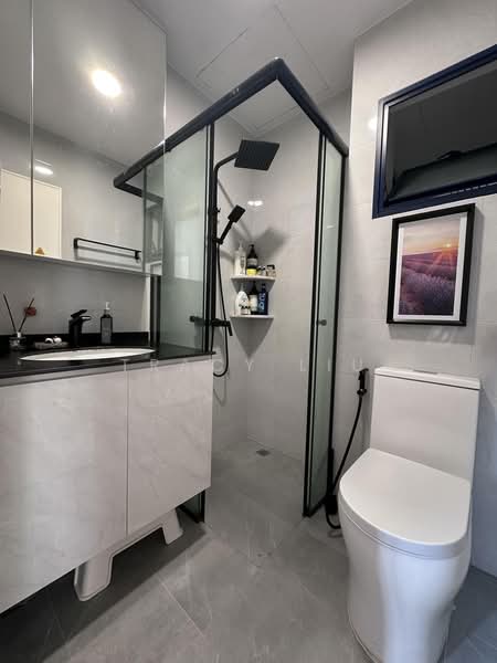 Nineteen Shelford, 19 Shelford Road, 3 Bedrooms, 1,162 sqft, Condominium For Sale, by Tracy Liu, 500172821 - Bathroom - PropertyGuru.com.sg
