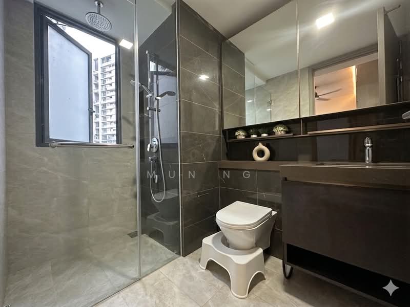 The Florence Residences, 99 Hougang Avenue 2, 4 Bedrooms, 1,292 sqft, Condominium For Sale, by Mun Ng, 500172833 - Master Bathroom - PropertyGuru.com.sg