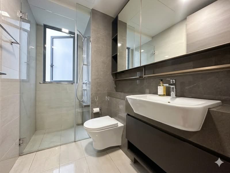 The Florence Residences, 99 Hougang Avenue 2, 4 Bedrooms, 1,292 sqft, Condominium For Sale, by Mun Ng, 500172833 - Common Bathroom - PropertyGuru.com.sg
