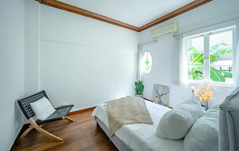 Gentle Villas, Gentle Drive, 5 Bedrooms, 2,900 sqft, Detached House For Sale, by Michael Ciola, 500172858 - Bedroom - PropertyGuru.com.sg