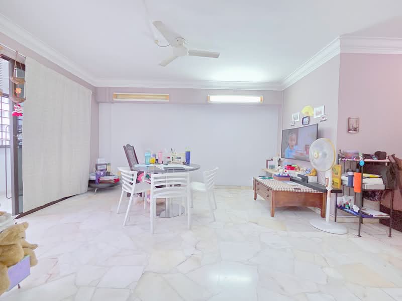 790 Woodlands Avenue 6, 790 Woodlands Avenue 6, 4 Bedrooms, 1,302 sqft, HDB Flat For Sale, by Nicholas Lim, 500172863 - Living Room - PropertyGuru.com.sg