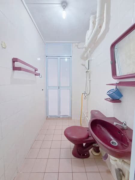 790 Woodlands Avenue 6, 790 Woodlands Avenue 6, 4 Bedrooms, 1,302 sqft, HDB Flat For Sale, by Nicholas Lim, 500172863 - Bathroom - PropertyGuru.com.sg