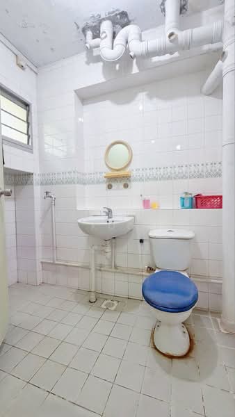 363 Woodlands Avenue 5, 363 Woodlands Avenue 5, 3 Bedrooms, 1,130 sqft, HDB Flat For Sale, by Michelle Koo, 500172872 - Bathroom - PropertyGuru.com.sg