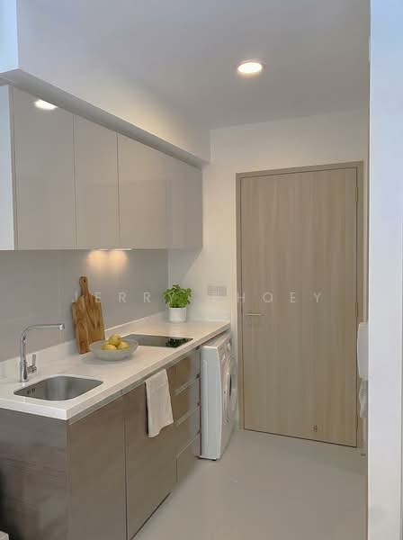 Twin Fountains, 17A Woodlands Avenue 6, Admiralty / Woodlands, 3 Bedrooms, 1,195 sqft, Executive Condominium For Sale, by Jerry Phoey, 500172888 - Studio Room Kitchenette - PropertyGuru.com.sg