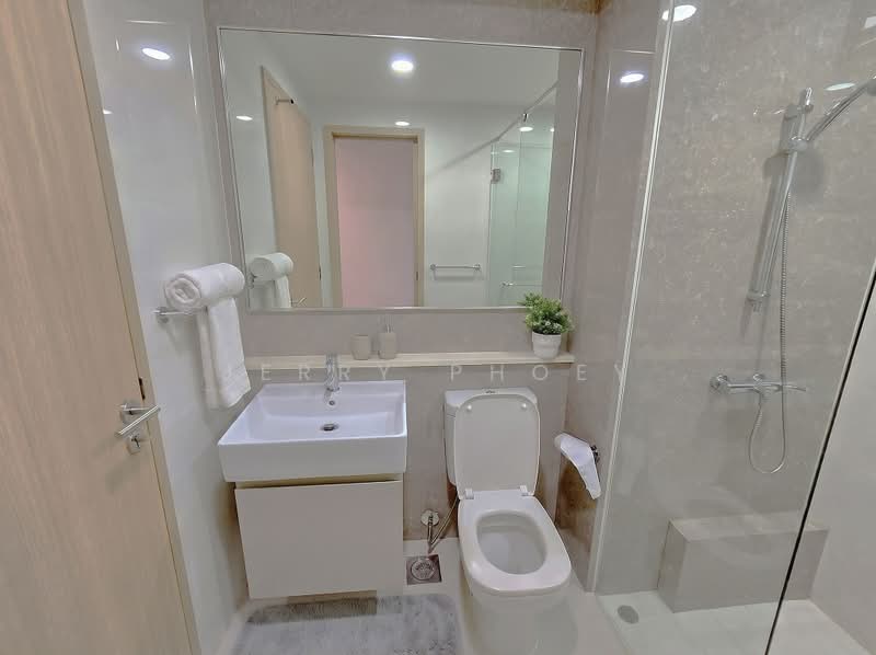 Twin Fountains, 17A Woodlands Avenue 6, Admiralty / Woodlands, 3 Bedrooms, 1,195 sqft, Executive Condominium For Sale, by Jerry Phoey, 500172888 - Master Bathroom - PropertyGuru.com.sg
