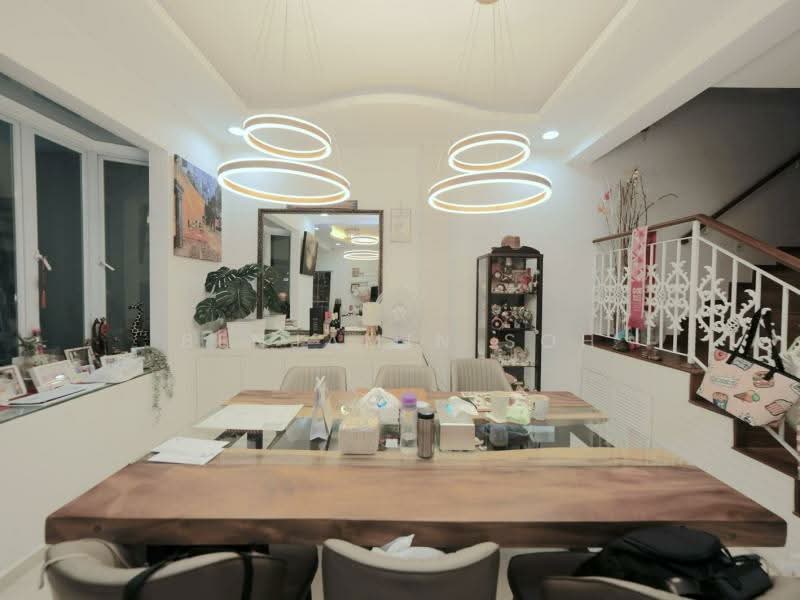 MOVE-IN CONDITION NEAR MRT, Approximately 450m to the MRT Station, 5 Bedrooms, 4,500 sqft, Terraced House For Sale, by Benjamin Soh, 500172891 - Dining Room - PropertyGuru.com.sg
