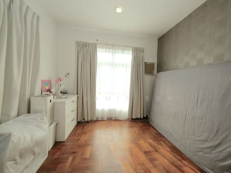 MOVE-IN CONDITION NEAR MRT, Approximately 450m to the MRT Station, 5 Bedrooms, 4,500 sqft, Terraced House For Sale, by Benjamin Soh, 500172891 - Bedroom - PropertyGuru.com.sg