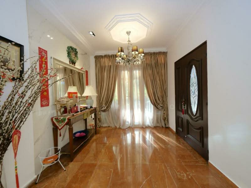 MOVE-IN CONDITION NEAR MRT, Approximately 450m to the MRT Station, 5 Bedrooms, 4,500 sqft, Terraced House For Sale, by Benjamin Soh, 500172891 - Entrance - PropertyGuru.com.sg