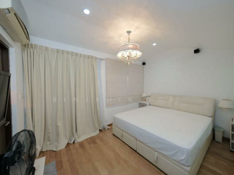 MOVE-IN CONDITION NEAR MRT, Approximately 450m to the MRT Station, 5 Bedrooms, 4,500 sqft, Terraced House For Sale, by Benjamin Soh, 500172891 - Bedroom - PropertyGuru.com.sg
