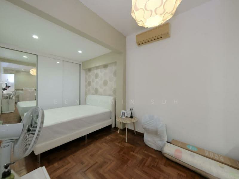 MOVE-IN CONDITION NEAR MRT, Approximately 450m to the MRT Station, 5 Bedrooms, 4,500 sqft, Terraced House For Sale, by Benjamin Soh, 500172891 - Bedroom - PropertyGuru.com.sg