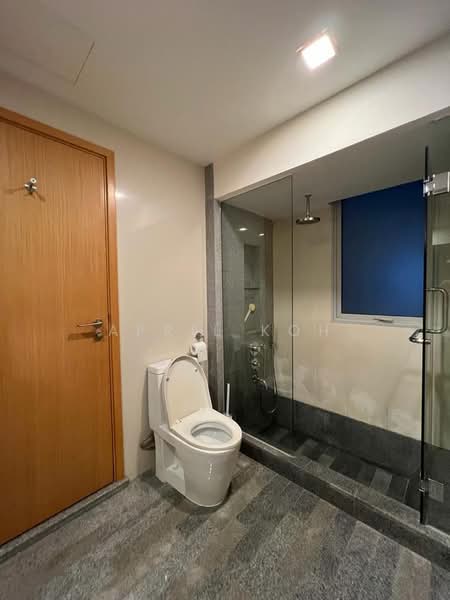 8 @ Mount Sophia, 10 Mount Sophia, 1 Bedroom, 861 sqft, Condominium For Sale, by April Koh, 500172909 - Bathroom - PropertyGuru.com.sg