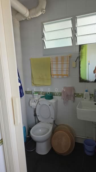 347 Ubi Avenue 1, 347 Ubi Avenue 1, 3 Bedrooms, 1,119 sqft, HDB Flat For Sale, by Benson Leow, 500172915 - Bathroom - PropertyGuru.com.sg